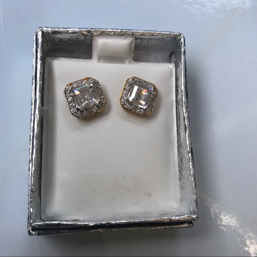 Never Worn Gold plated earrings